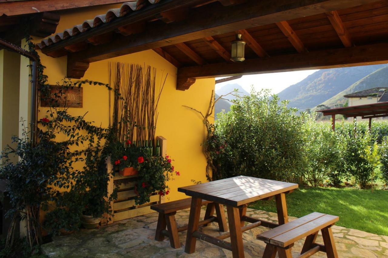 Casas Rurales Entrecastanos Onís Extérieur photo
